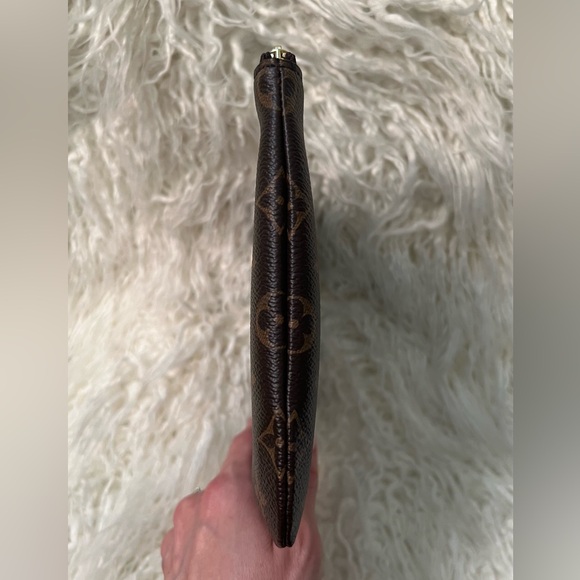 Louis Vuitton Monogram Etui Voyage PM Pouch - Picture 4 of 12